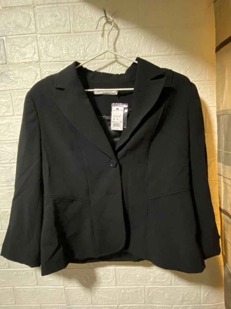 Laura Petites Women s black coat Women s Fashion Coats Jackets and Outerwear on Carousell