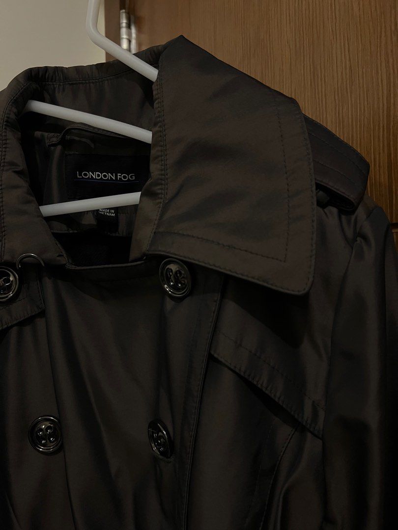 London Fog Coat Size L (Category: Coats, Jackets and Outerwear) located in Pasig City. Submitted by thijs.ph (Listing ID 1300419313, Image 3). Description: London Fog Coat Size L With Shoulder Padding Length is 38 inches.