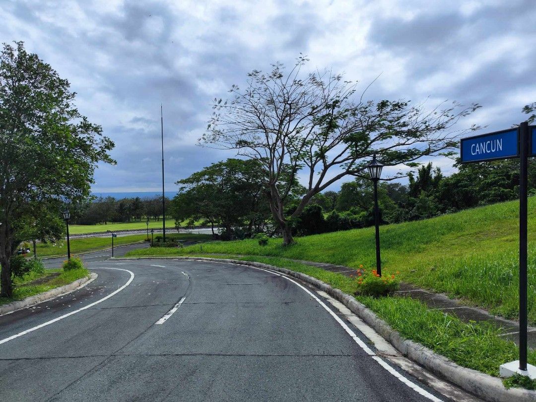 Tagaytay Highlands Golf View (Category: Lot) located in Pasig City. Submitted by PhilBestProperties (Listing ID 1300269147, Image 3). Description: LOT FOR SALE! Tagaytay Midlands Cancun St. Pueblo Real Tagaytay Midlands 384sqm with Golf View Clean Title with Country Club Share Selling Price: P10M.
