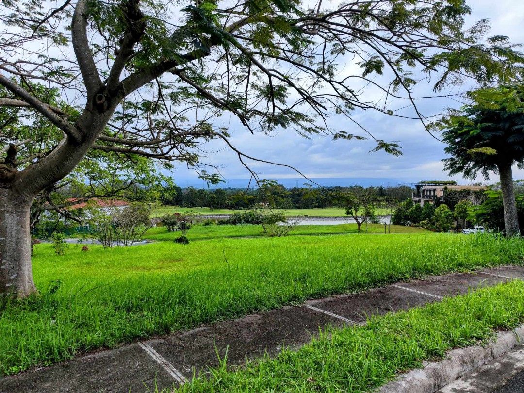 Tagaytay Highlands Golf View (Category: Lot) located in Pasig City. Submitted by PhilBestProperties (Listing ID 1300269147, Image 1). Description: LOT FOR SALE! Tagaytay Midlands Cancun St. Pueblo Real Tagaytay Midlands 384sqm with Golf View Clean Title with Country Club Share Selling Price: P10M.