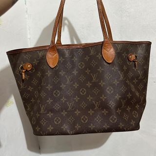 Louis Vuitton Neverfull MM Reversible Tote Bag