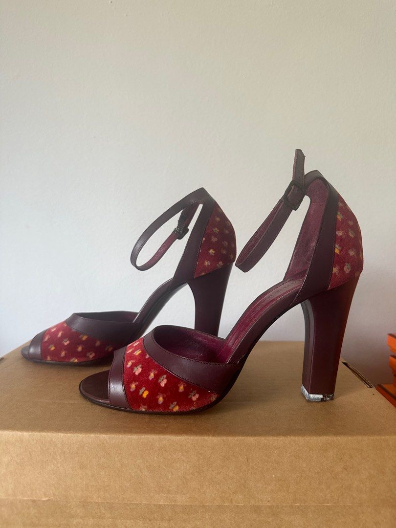 Marc Jacobs burgundy floral heels Women s Fashion Footwear Heels on Carousell