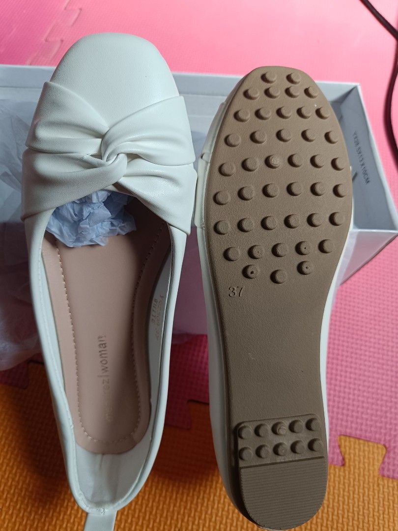 Mendrez White Flat Shoes Brand New