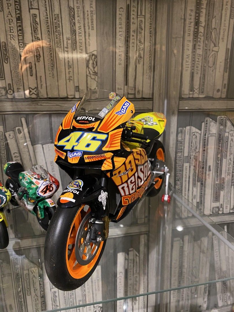 Valentino Rossi フィギュア MotoGP Valencia MINICHAMPS Valentino Rossi Honda Rc211v Valencia MOTOGP 2003