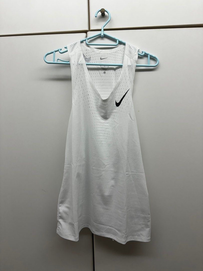 nike aeroswift vest