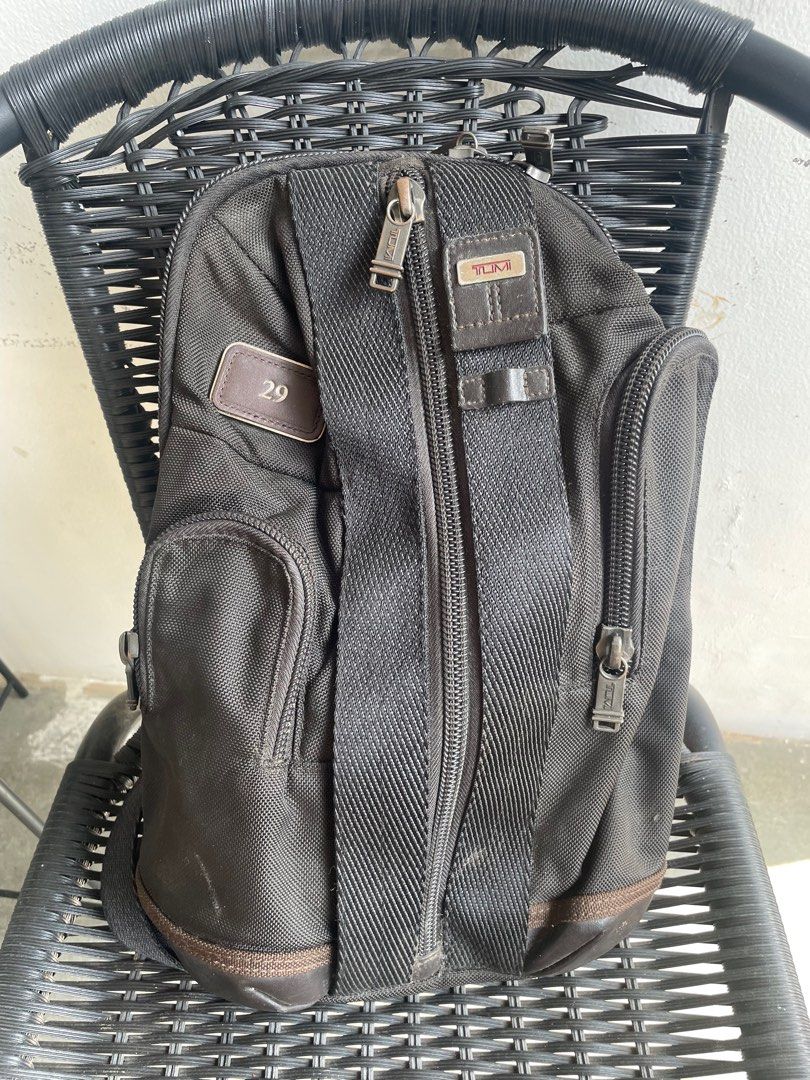 Tumi sling bag saratoga original 2025