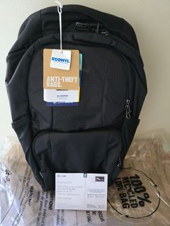 Pacsafe® LS450 Anti-Theft 25L Backpack - Econyl® Black