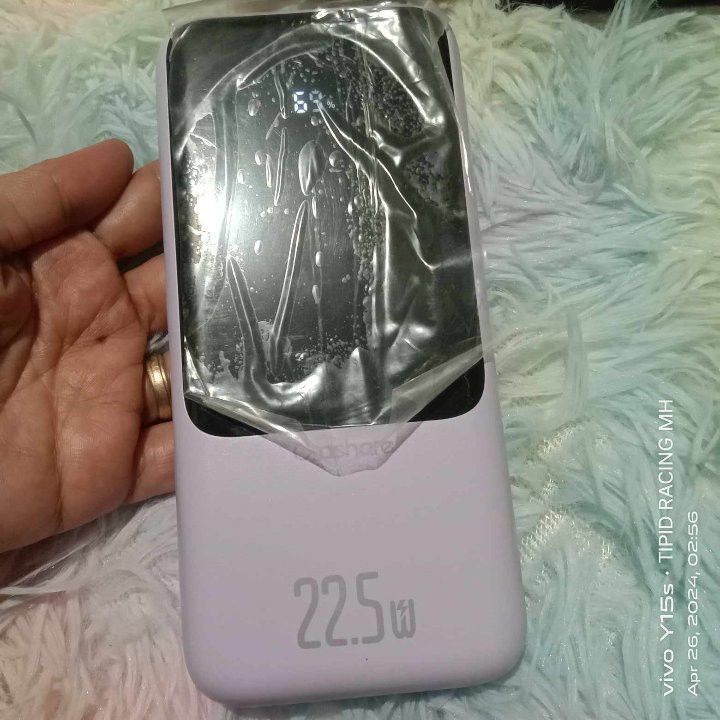 Powerbank (Category: Other Gadgets) located in Las Pinas. Submitted by mommys_koleksyon011 (Listing ID 1300422514, Image 3). Description: orashare powerbank pink 10000mah 500 violet 20000mah 650.