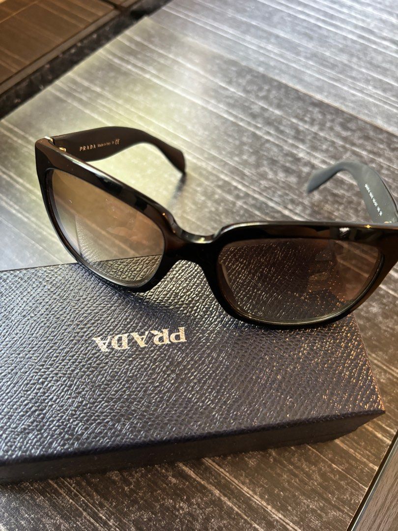 Amazon.co.jp: PRADA プラダ サングラス スモークグラデーション