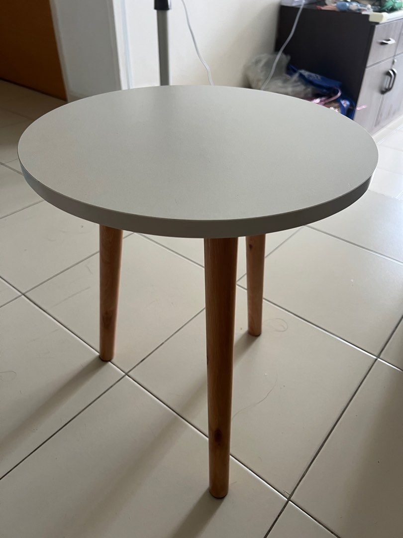 Round Table (Category: Tables & Sets) located in Singapore. Submitted by milklcn (Listing ID 1300293146, Image 1). Description: .
