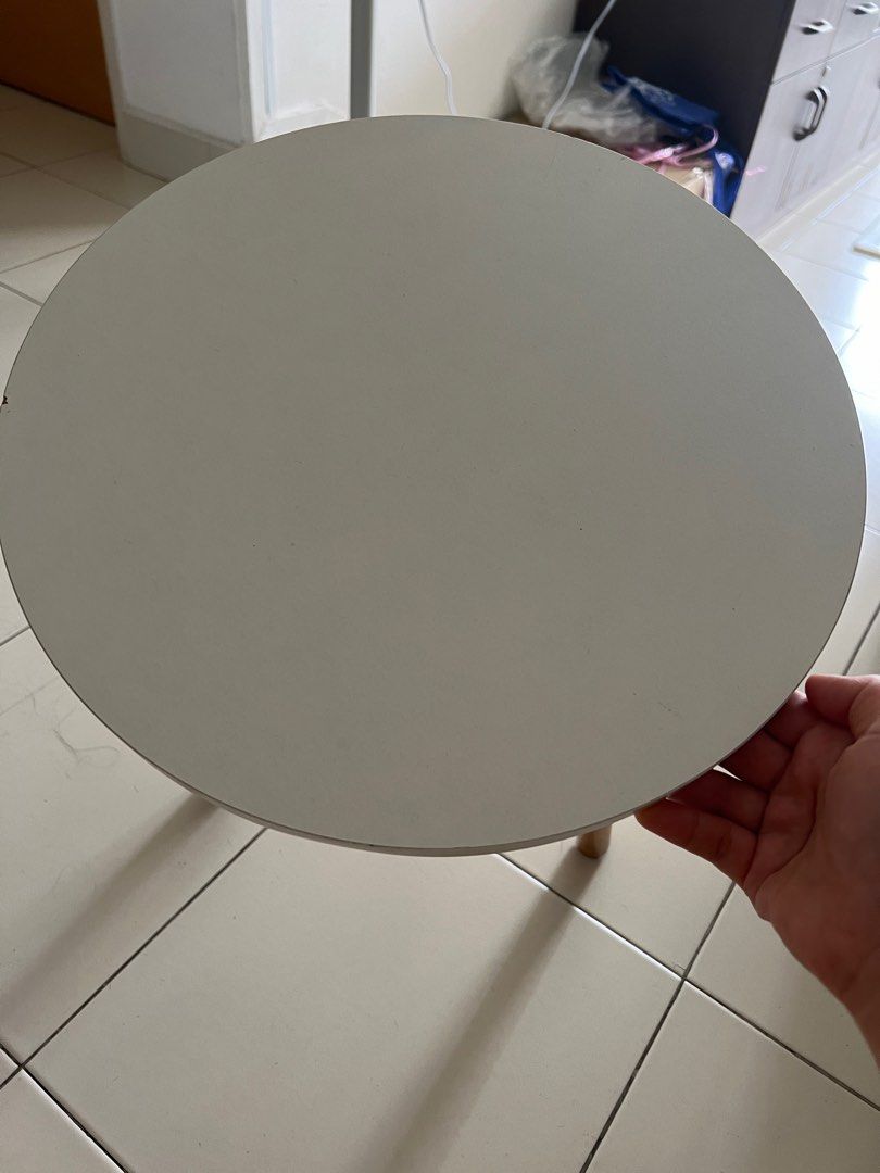 Round Table (Category: Tables & Sets) located in Singapore. Submitted by milklcn (Listing ID 1300293146, Image 2). Description: .
