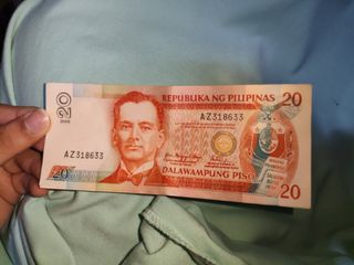 Selling old 20 pesos
