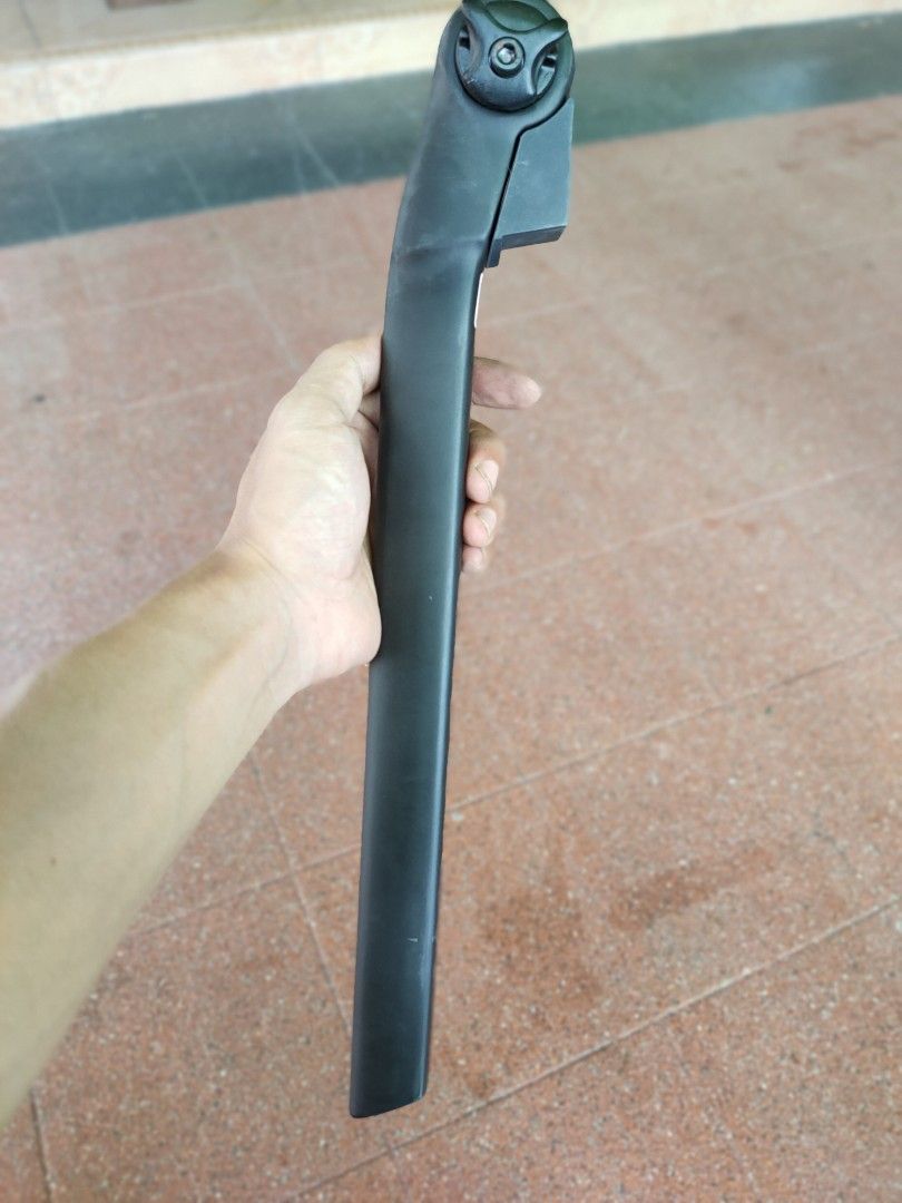 Sworks Tarmac sl7 carbon seatpost (Category: Parts & Accessories) located in Singapore. Submitted by quickbyjazzbike (Listing ID 1300316507, Image 1). Description: OEM For round rail saddle 380mm*20mm offset Price firm.
