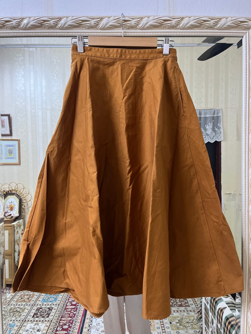 Brown skirt uniqlo store