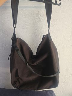 Uniqlo Sling bag - water resistant