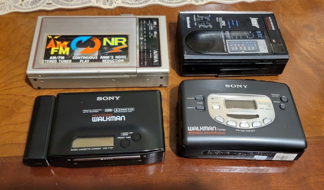 WALKMAN sony aiwa ジャンク　本体　まとめ 早期walkman(sony,aiwa,national)故障機4台 walkman 2台 sony wm-f707 aiwa