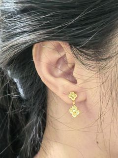 18k Saudi Gold Clover Earrings