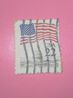 (1985) USA Flag Over Capitol 22 Cent Stamp Collectible Vintage Old Print United States of America Patriotic Collector Stamps Prints Patriotism White House Retro Postage Collection