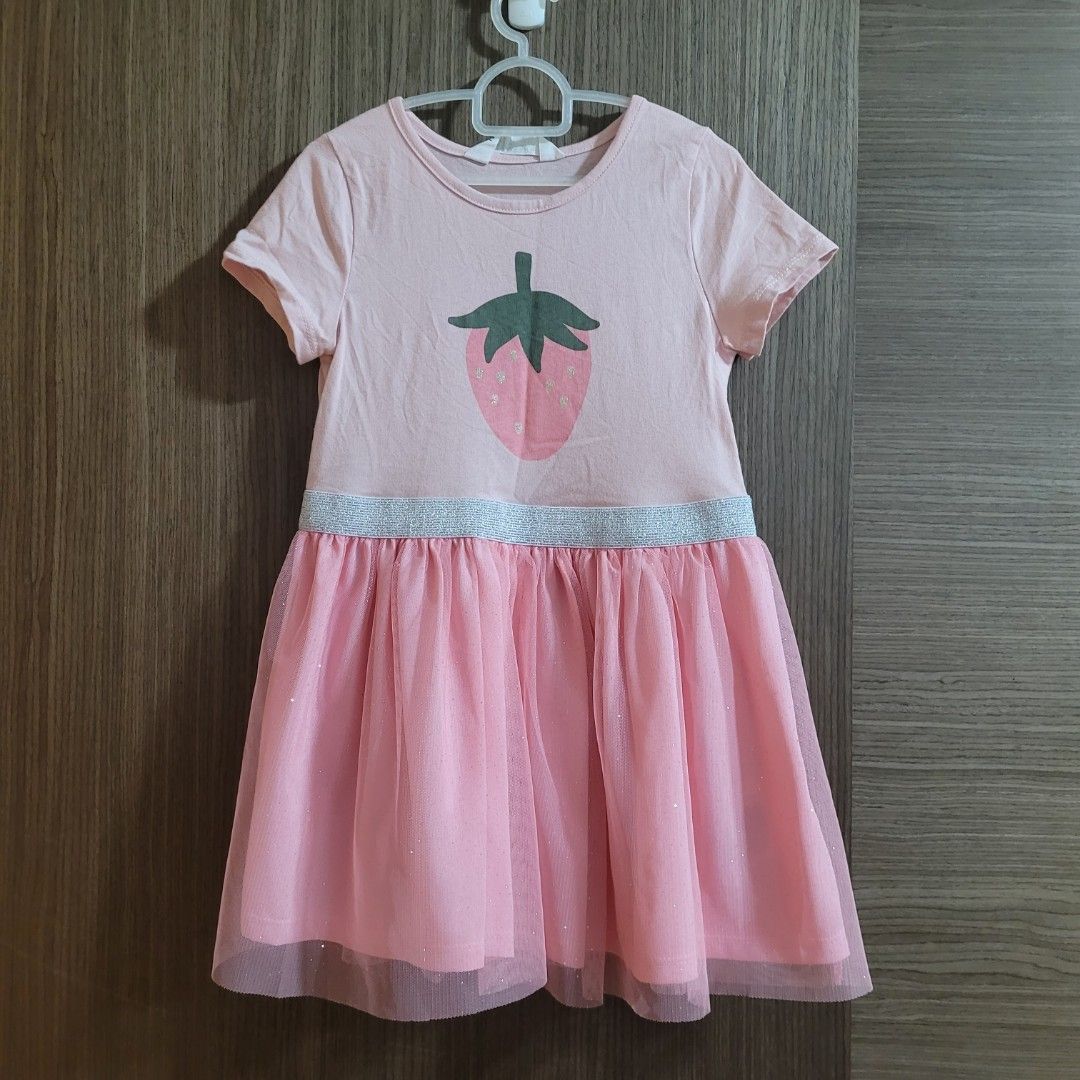 2-4 yrs) strawberry glitter dress H&M, Babies & Kids, Babies & Kids Fashion on Carousell 2-4 yrs) strawberry glitter dress H&M, Babies & Kids, Babies & Kids Fashion on Carousell