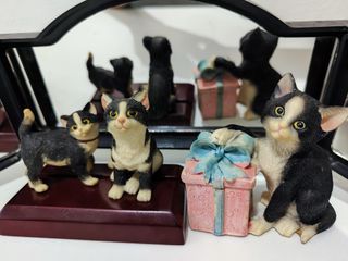 3 black cats ceramic display