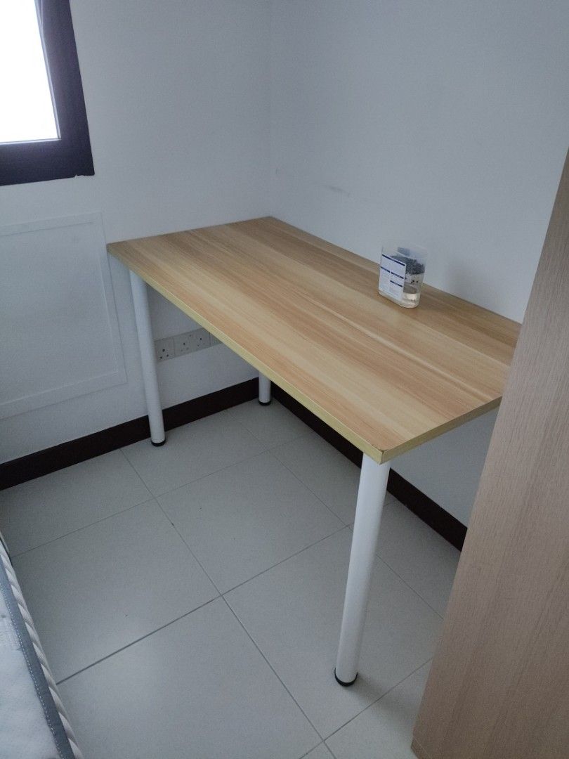 $40 table (Category: Tables & Sets) located in Singapore. Submitted by ytbryan (Listing ID 1300475944, Image 1). Description: you need to get it from 28d dover crescent. I have two of these tables check out my profile for clearance sales. dm for bulk discount.