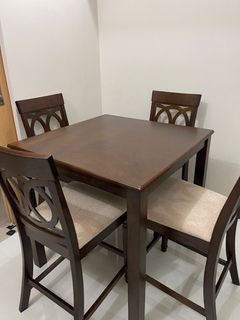 4-seater dining table with 4 chairs