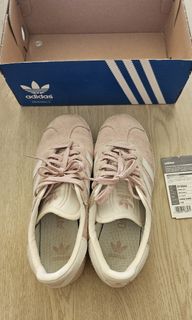 (Category: ) located in . Submitted by preloved_38 (Listing ID 1300465573, Image 1). Description: .