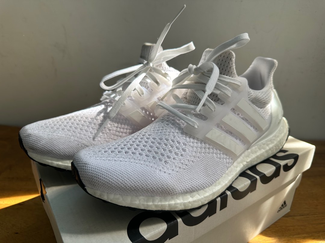 Mens white ultra boosts top