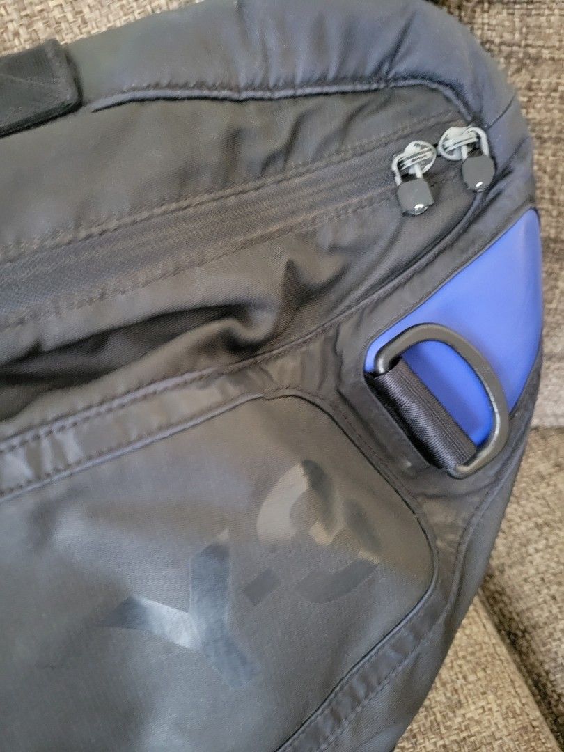 Adidas Y3 Yohji Yamamoto Messenger Bag (Category: Sling Bags) located in Mandaluyong City. Submitted by mabvit (Listing ID 1300504545, Image 2). Description: Adidas Y3 Yohji Yamamoto Messenger Bag - 8/10 condition (some parts faded due to use) - complete and functional zippers (pullers are already broken) - can hold 15.6 lappie - bought from Y3 Osaka for JPY28,000 - 20 inches length x 16 inches width Pickups in Sheridan North Tower Mandaluyong.