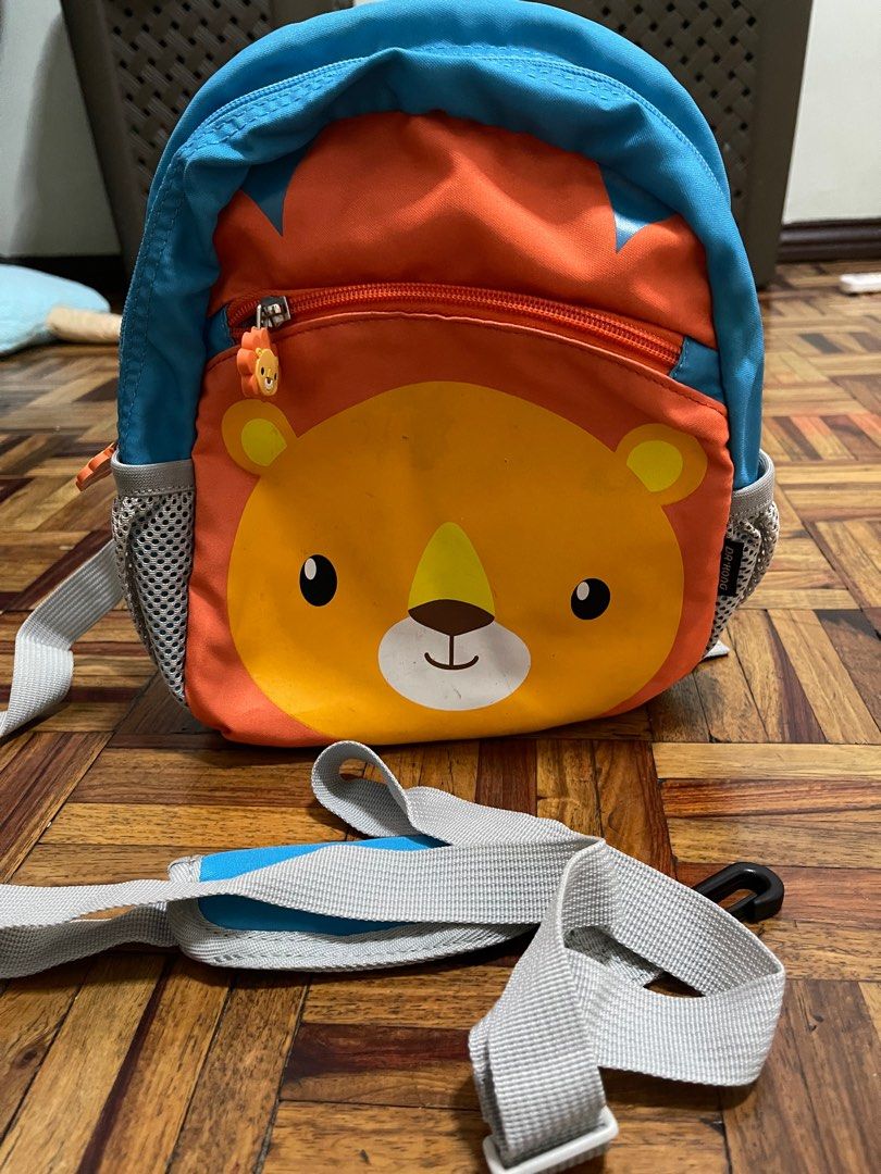 Authentic Dr. Kong Backpack with Harness (Category: Diaper Bags & Wetbags) located in Quezon City. Submitted by twixietwix (Listing ID 1300472430, Image 1). Description: for kids ages 2-5 years old lion design only used once best for travelling like new.