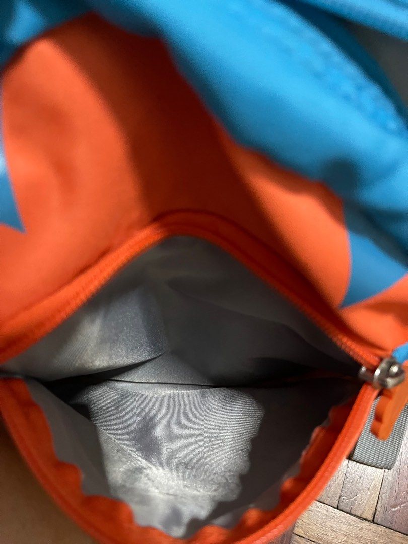 Authentic Dr. Kong Backpack with Harness (Category: Diaper Bags & Wetbags) located in Quezon City. Submitted by twixietwix (Listing ID 1300472430, Image 3). Description: for kids ages 2-5 years old lion design only used once best for travelling like new.