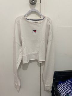 Authentic Tommy Hilfiger cropped sweatshirt