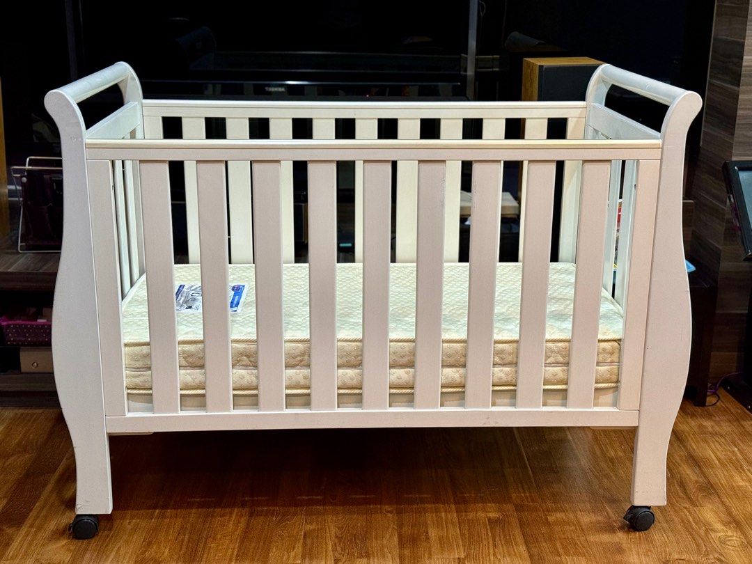 Babyhood georgia sleigh cot clearance