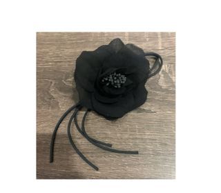 Black flower cloth brooch