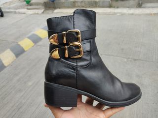 Black Leather Healed Ankle Boots