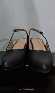(Category: ) located in . Submitted by debbys_closet (Listing ID 1300593313, Image 1). Description: .