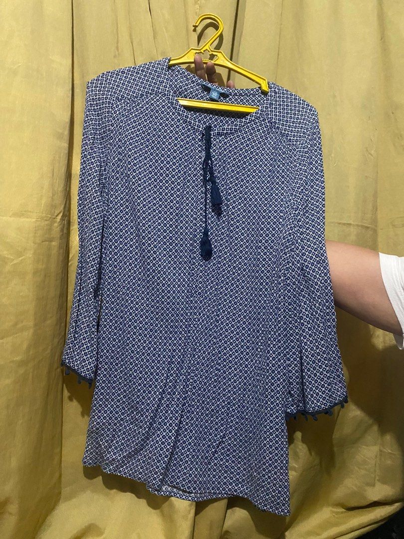 Blue Long Sleeves Fleur Bleue (Category: Longsleeves) located in Manila. Submitted by cufflej (Listing ID 1300588155, Image 1). Description: .