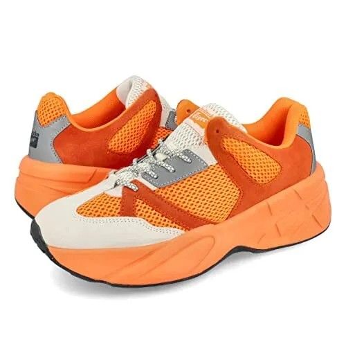 [BRAND NEW] Onitsuka Tiger P-TRAINER | Shocking orange x cream (Category: Sneakers) located in Singapore. Submitted by thatprovisionshop (Listing ID 1300553640, Image 1). Description: -Brand New -Comes in box and full packaging -Able to Nego 🥰.