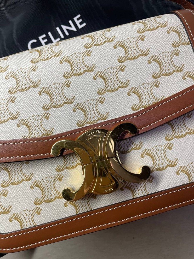 Celine Teen Triomphe （分類：手袋及銀包）位於 Hong Kong。 由 chilamlam 提交（商品編號 1300589302，圖片 2）。簡介： 。