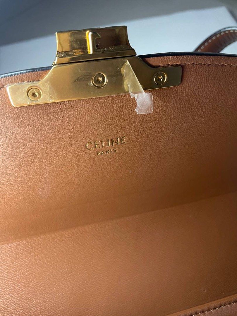 Celine Teen Triomphe （分類：手袋及銀包）位於 Hong Kong。 由 chilamlam 提交（商品編號 1300589302，圖片 3）。簡介： 。