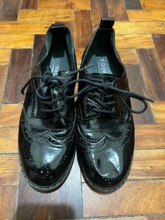 Classy Black Wingtip Oxford Shoes