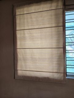 Cloth pull-up blinds in neutral stripe fabric (4pcs)