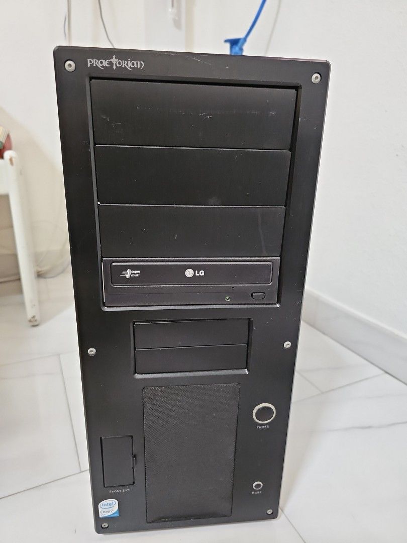 Computer see through casing with everything except hard disk. (Category: Computer Parts) located in Singapore. Submitted by leewnkt799568 (Listing ID 1300486751, Image 1). Description: .
