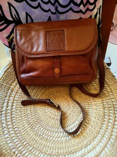 Crossbody leather sling bag
