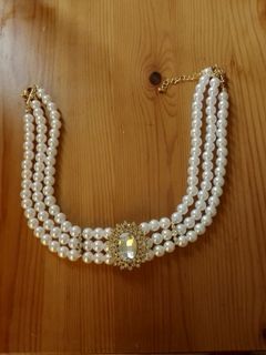Faux pearl 3 layered necklace