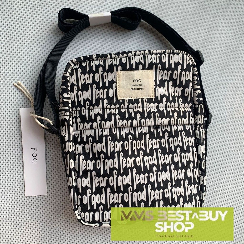 FOG FEAR OF GOD CROSSBODY BAG (Category: Purses & Pouches) located in Manila. Submitted by mms_bestshop (Listing ID 1300507948, Image 3). Description: ✓100% Authentic ✓Color: Black ✓Inclusions: Tags ,Ziplock, Leather ✓Materials: Nylon, Oxford ✓100% waterproof ✓Limited stock only ✓Cash on pick and cash on delivery are available nationwide Also available same day cash on delivery with Metro manila and near provinces. For legit checking you also vis