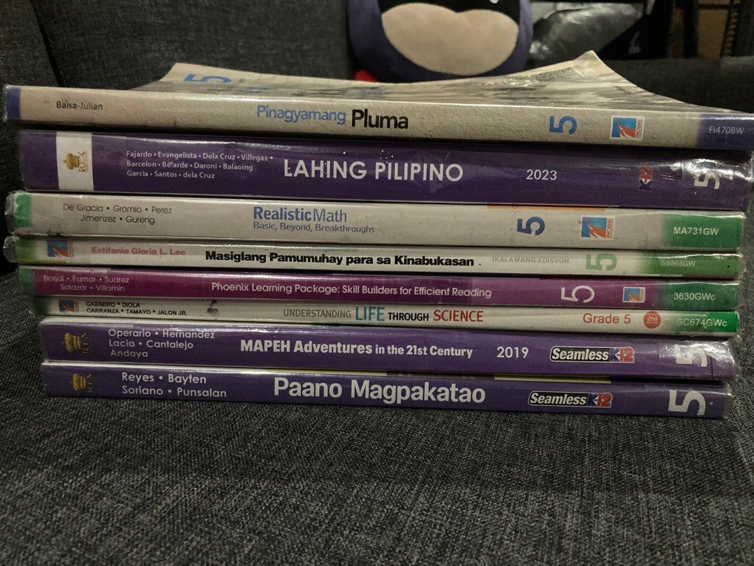 Grade 5 text books (Category: Textbooks) located in Quezon City. Submitted by tipidtipid (Listing ID 1300433959, Image 1). Description: Used school books bought from school. 300 each. Shipping and delivery cost by buyer. Masiglang Pamumuhay - SOLD Lahing Pilipino - SOLD .