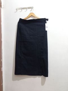 Gu Suspender  Narrow Midi Skirt + E