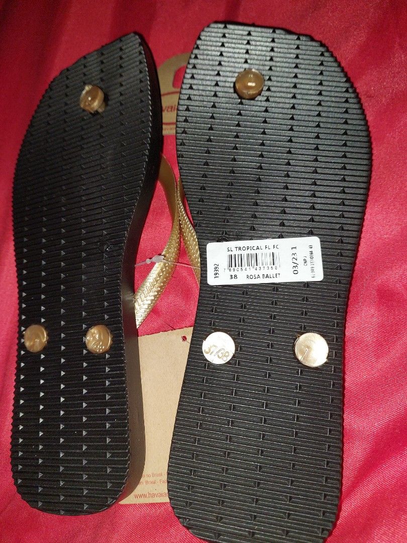Havaianas Slippers Size 8 Women s Fashion Footwear Slippers and slides on Carousell