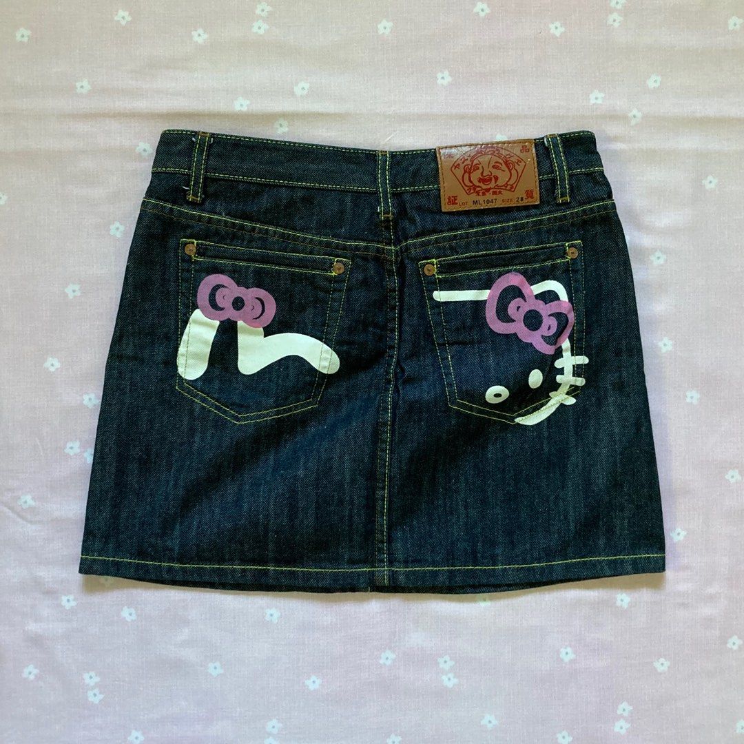 dark denim skirt (Category: Skirts) located in Quezon City. Submitted by _clemi (Listing ID 1300480219, Image 1). Description: .
